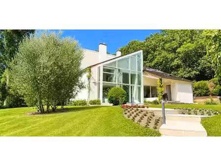 maison avec piscine et terrasse crespières (78)