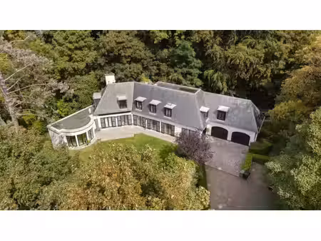 prince d’orange – élégante villa de ± 620 m² sur ± 25 ares