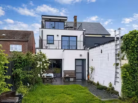 maison polyvalente avec studio indépendant
