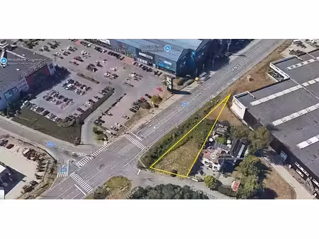 terrain de +/- 585 m² le long de la n5