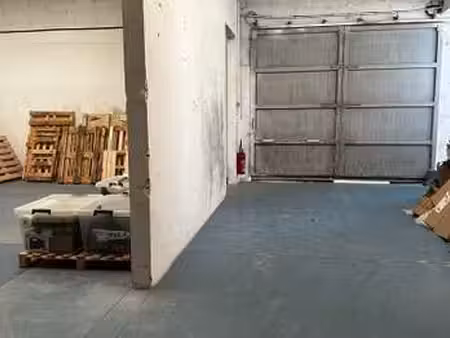 location garage box et parking à saint-gilles-croix-de-vie sud (85800) : à louer / 95m² sa