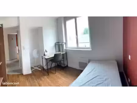 chambre meublée