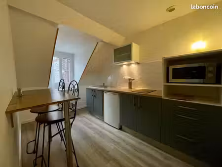 duplex 28m² avec terrasse | hypercentre compiègne (proche utc) | meublé & équipé