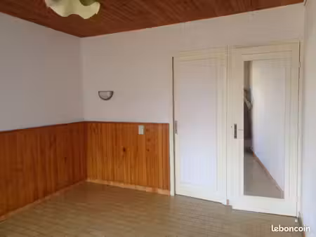appartement t 1 bis à saint amand montrond