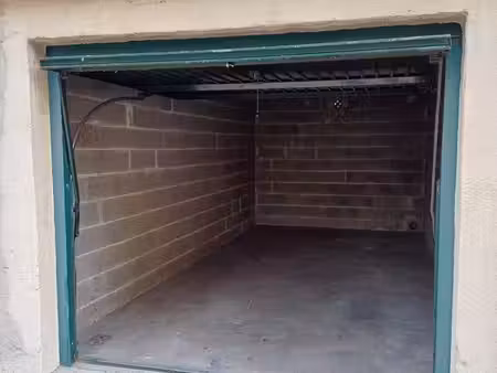 loue garage fermé 16m2 quartier pigonnet aix