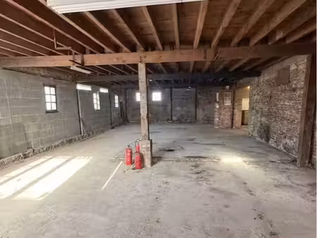 atelier / garage à louer 240m2