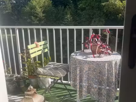 studio 33m2 au calme dans parc prés du lac