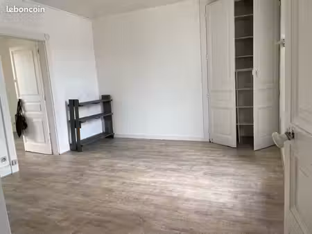t1 étudiant