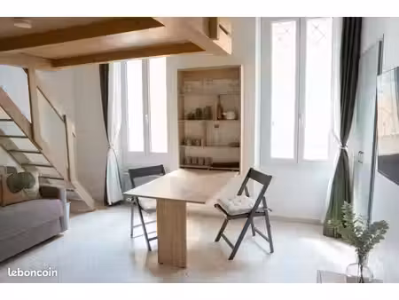 studio meublé ~25m² + chambre en mezzanine  place du terreau manosque