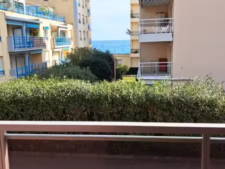 location meublé appartement studio avec balcon + garage fermé proche tout commerce