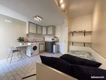 studio meuble proche plage terrasse