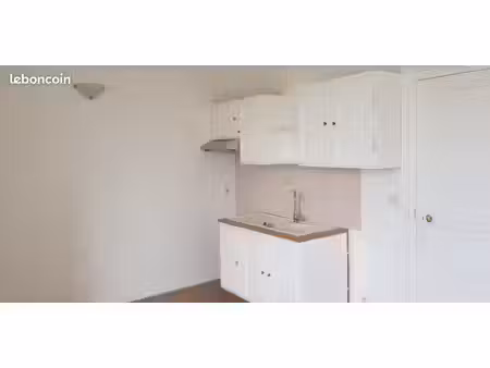 réf m2- f1 bis de 29 33 m² à 5 min à pied centre ville