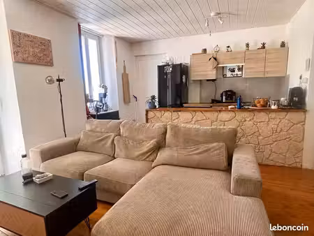 t2 de 40 m² avec grande terrasse à bras