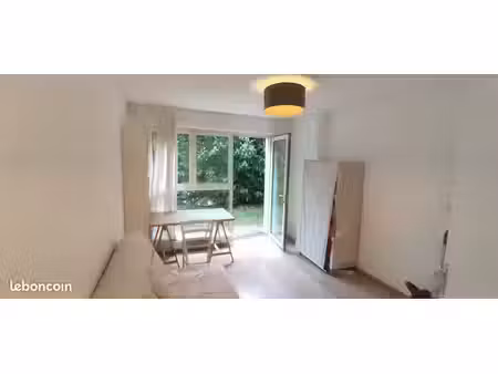corenc village studio meublé