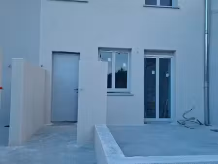 f3
