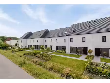 nieuwbouwwoning met 3 slaapkamers in een zeer rustige buurt