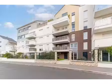 location appartement 3 pièces 68 m² à melun (77000)  1 075 €