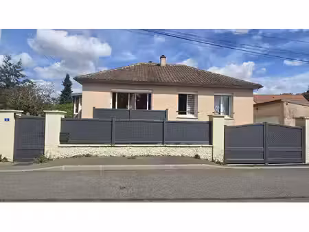 maison de plain pied sur sous-sol total + garage + jardin cl