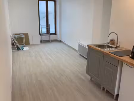 studio à louer à maisse