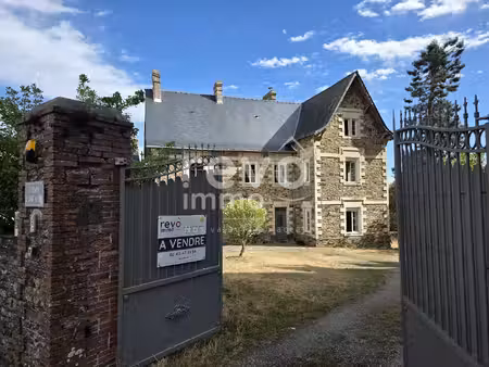 saint-julien-de-vouvantes (44670) – ancien presbytère en pierres – 191 m² – terrain 4 008.