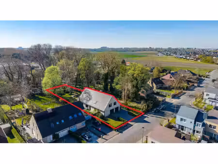 prachtige villa met 5 slaapkamers te koop in nieuwpoort.