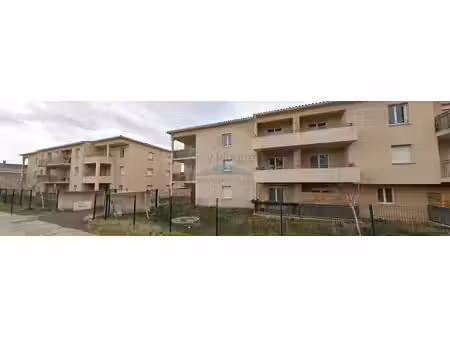 appartement t2 + terrasse + 2 stationnements