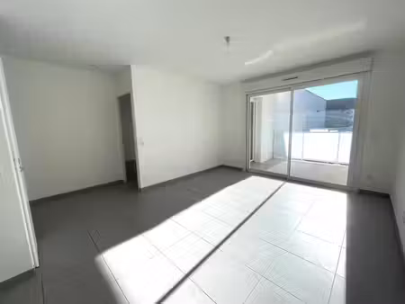 t2 avec terrasse et parking à montpellier