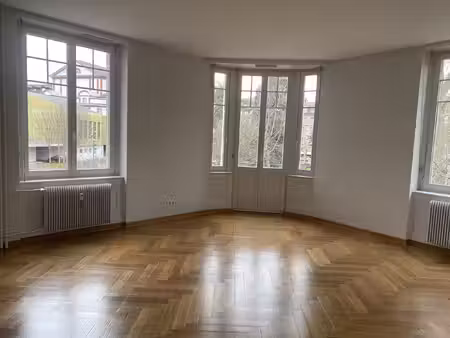 centre historique f3 dans maison de maître