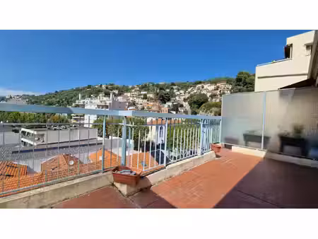 nice madeleine - 2 pièces 52m2 en dernier étage