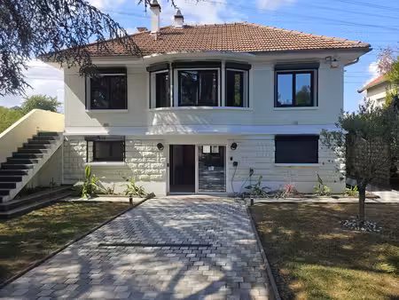 dans maison de caractère  t2 meublé 52m²