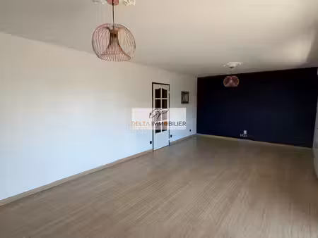 bel appartement 3 pièces de 90 m2 avec balcon et garage