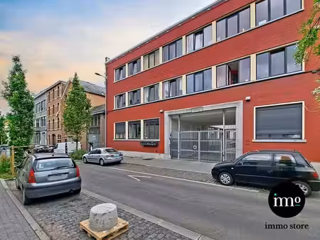 bureau duplex avec 4 emplacements de parking