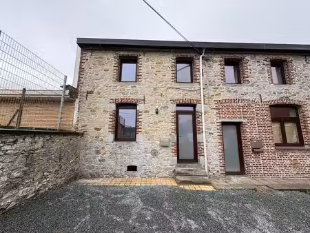 maison 2 chambres avec terrasse et emplacement de parking -