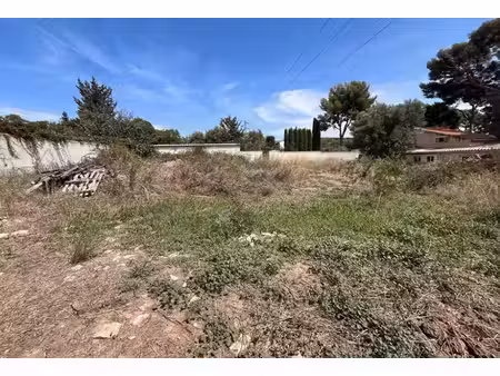 terrain 1872m2 et garage