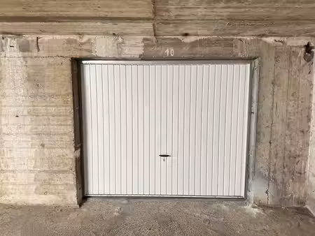 parking / garage