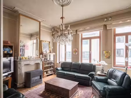 te renoveren handelshuis (266 m²) met stadstuin. wonen en...