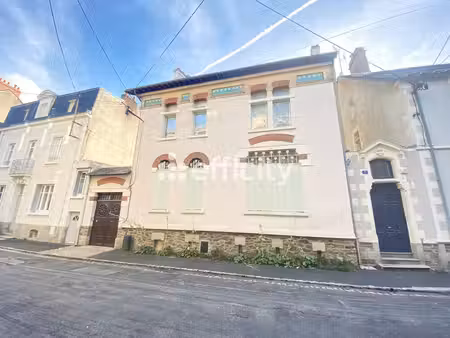 maison 11 pièces - 241 m²