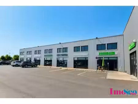 location local commercial