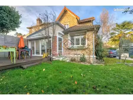propriété 7 pièces 222 m²