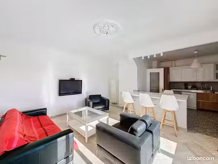 110 m2 avec jardin et parking au calme à carcès
