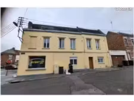 t3 duplex de 39 5 habitable / 45m² au sol - rafraîchi - saint-quentin centre - 510 cc