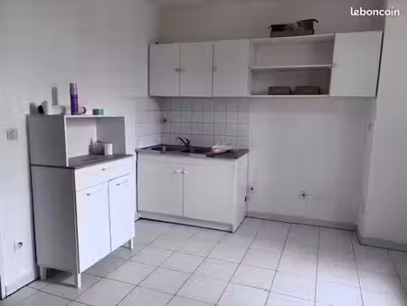 location non meublé t2 cours forbin