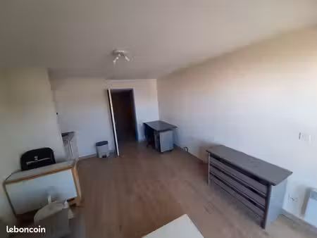 studio meublé 24 m² avec grand balcon – olivet  proche campus universitaire