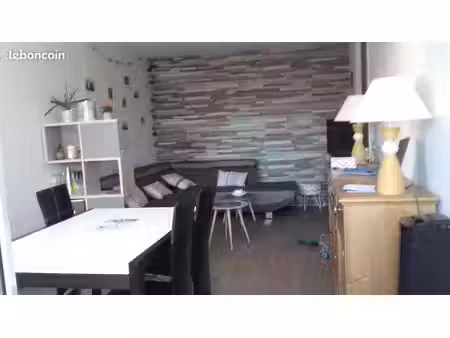 loue appartement avec loggia et garage