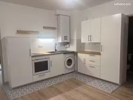 a louer f2 (40 m2) à coulommiers (secteur centre)