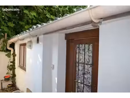 studio meublé  climatisé avec jardin derrière villa privée