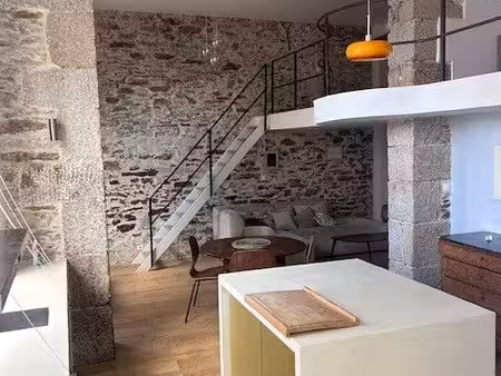 appartement - 3 pièces (+ mezzanine) - 83 mètres carrés - 1er étage