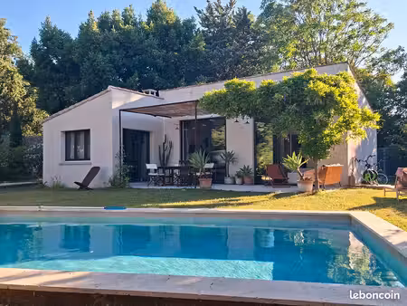 maison de charme avec jardin et piscine