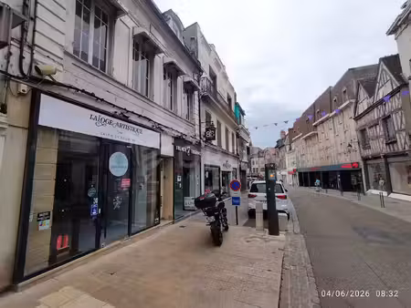 location commerce 4 pièces 150 m² à auxerre (89000)