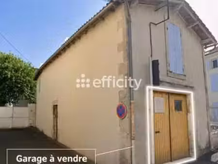 vente garage et parking à saint-jean-d'angély (17400) : à vendre / 25m² saint-jean-d'angél